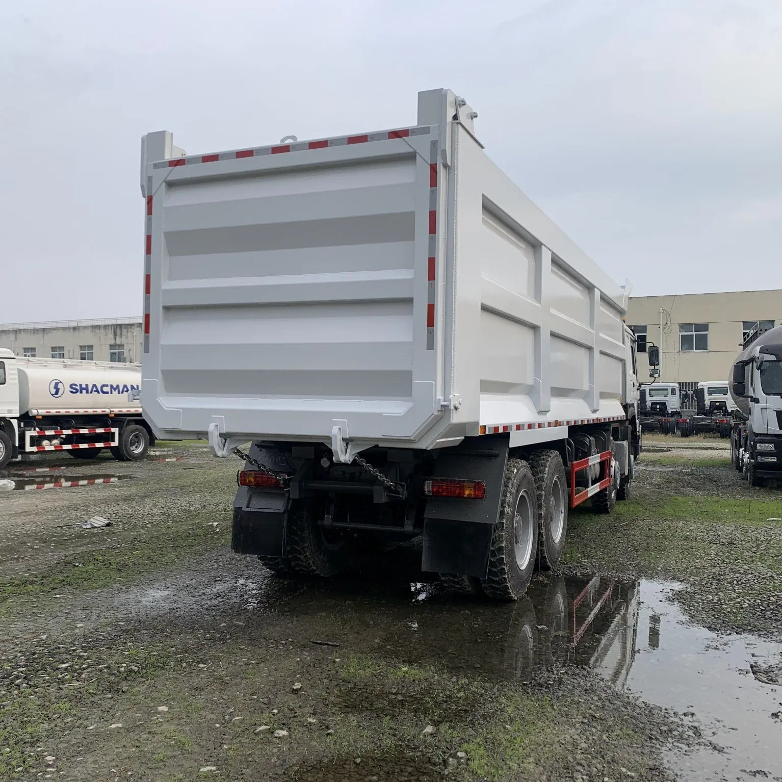 Sinotruk HOWO Nx Tx Max Light Heavy New 6X4 8X4 Diesel 10 12 Wheel Cargo Box Lorry Trailer Concrete Mixer Tractor Tipper Tipping Mining Dumper Dump Truck