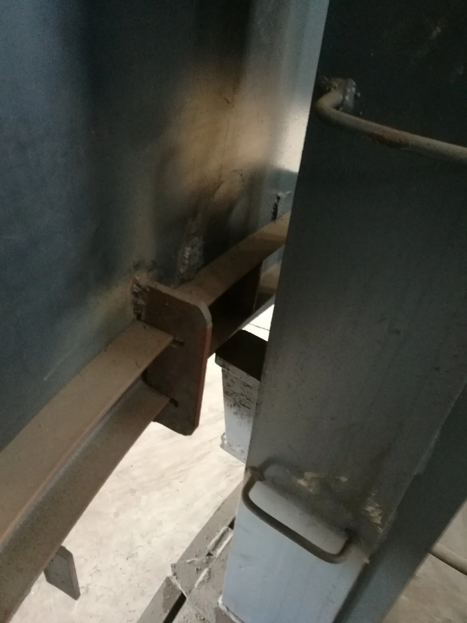 Simple &amp; Efficient Chuck Type Hydraulic Jacking Lifting 12t 16t 18t 20t 25t Economic Solution for Small Storage Tank Construction