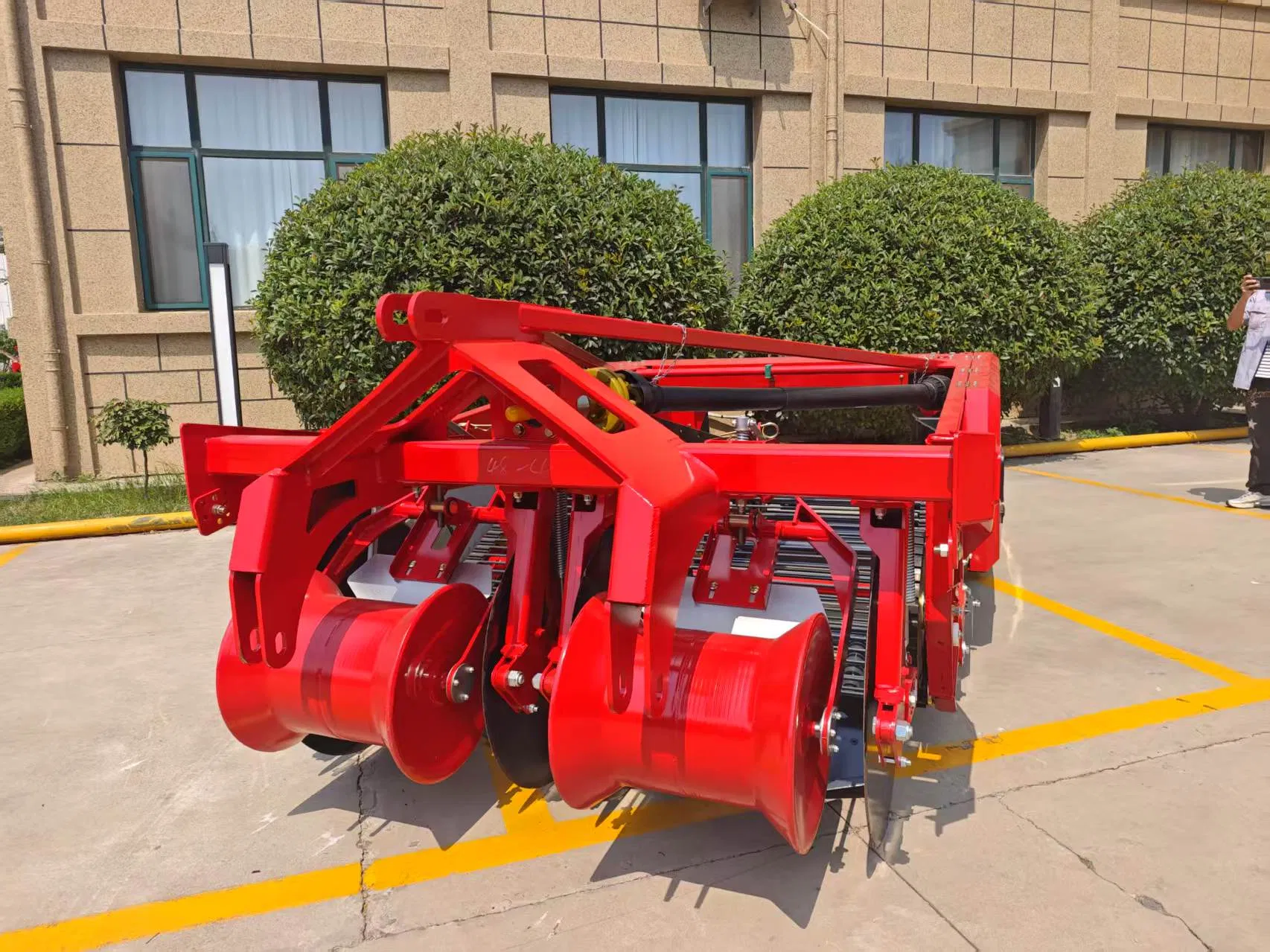 Hot Sales Potato Harvester 4 Rows Agricultural Machinery Just in Time Delivery OEM Customization Cassava Onion Digger