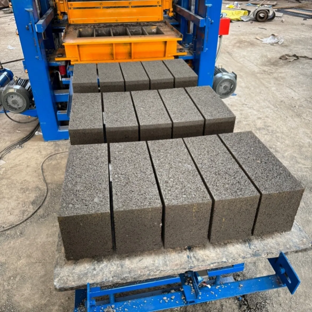 Fast Production Qt4 15 Brick Machine for Intertile Brick Manufacturing in Urban Construction