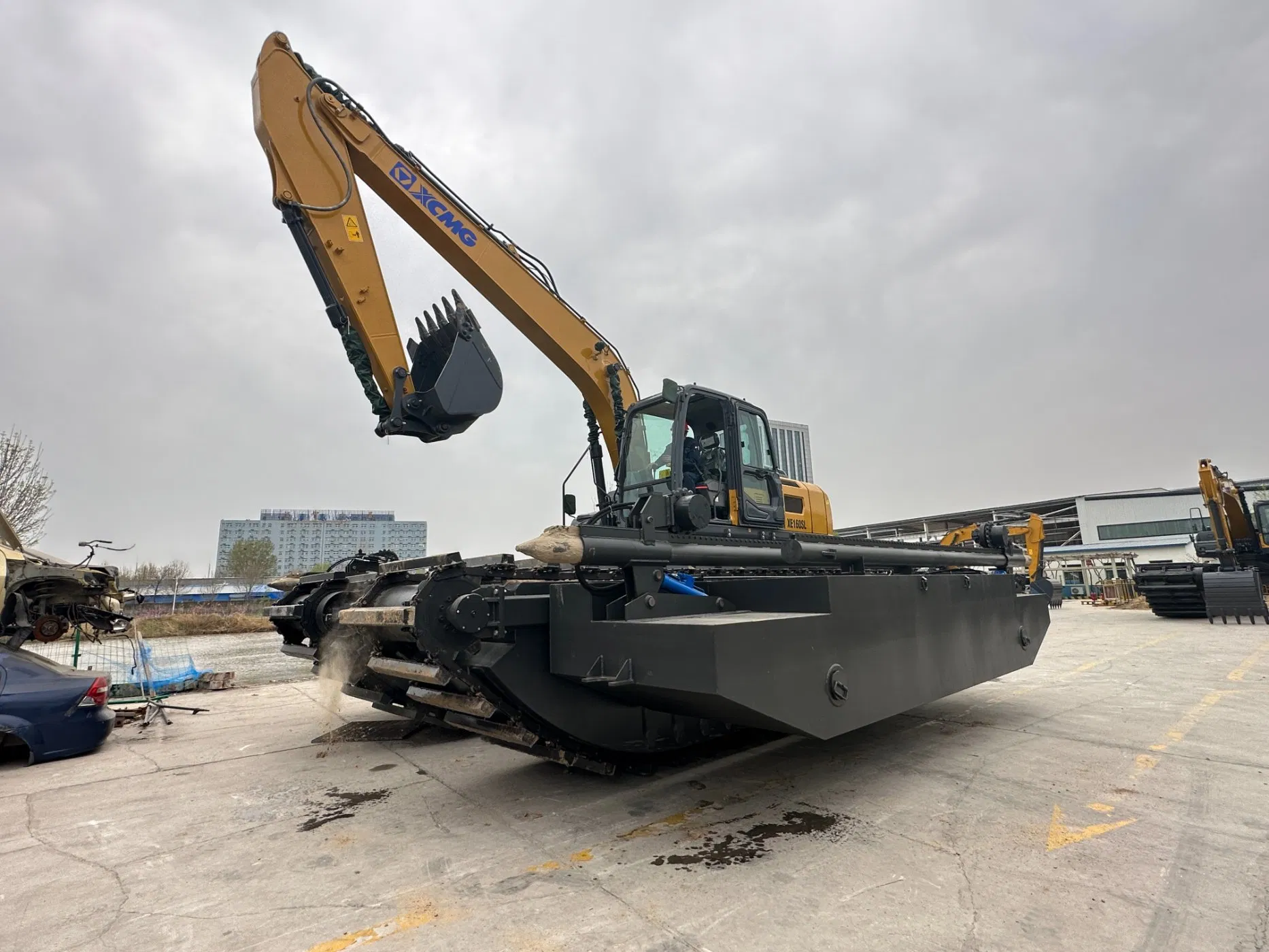 Amphibious Undercarriage System for Custom Floating Excavator Tracks