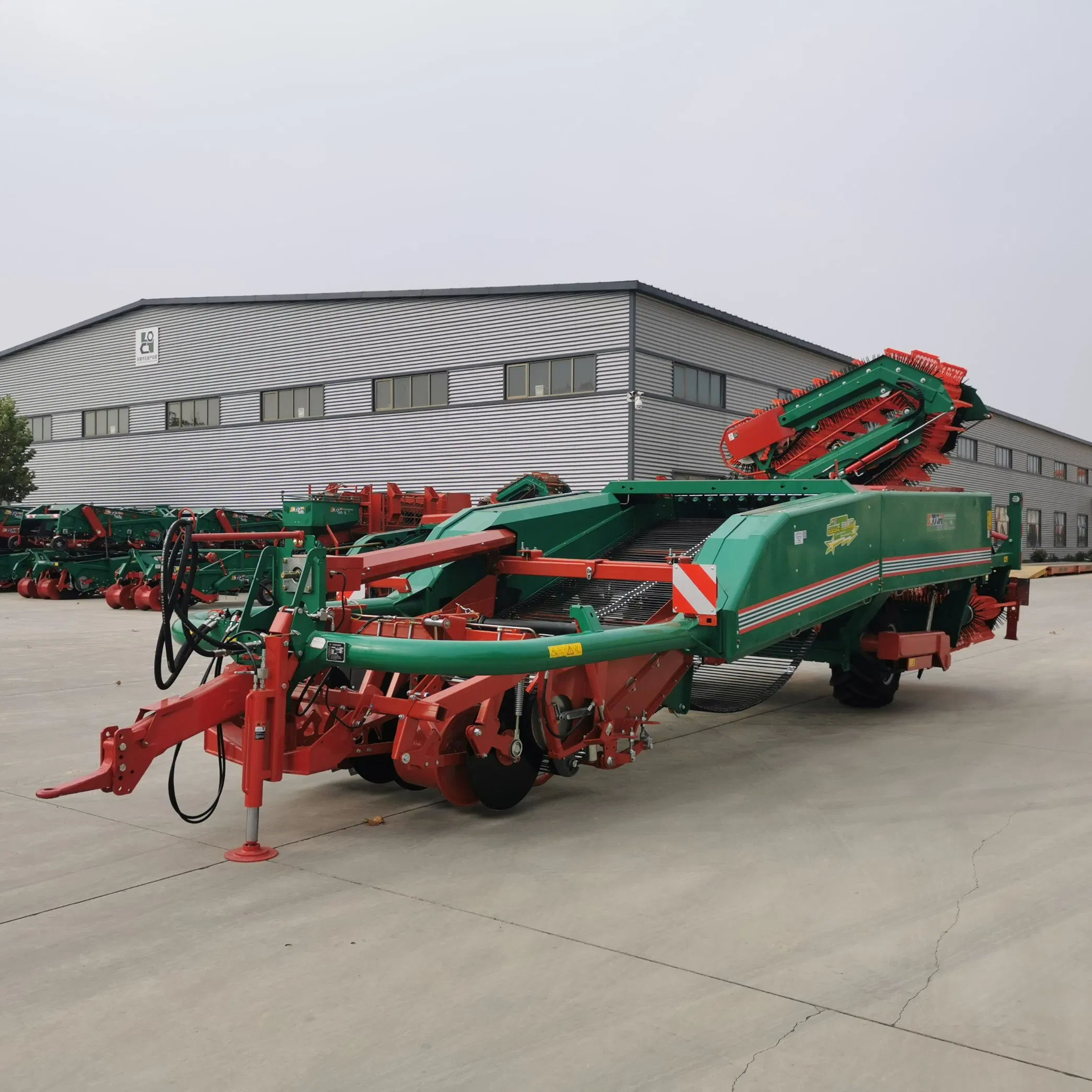 Manufacturer Wholesale Competitive Price Agricultural Machinery High Efficient Large Tractor Pulled Potato Combine Digger