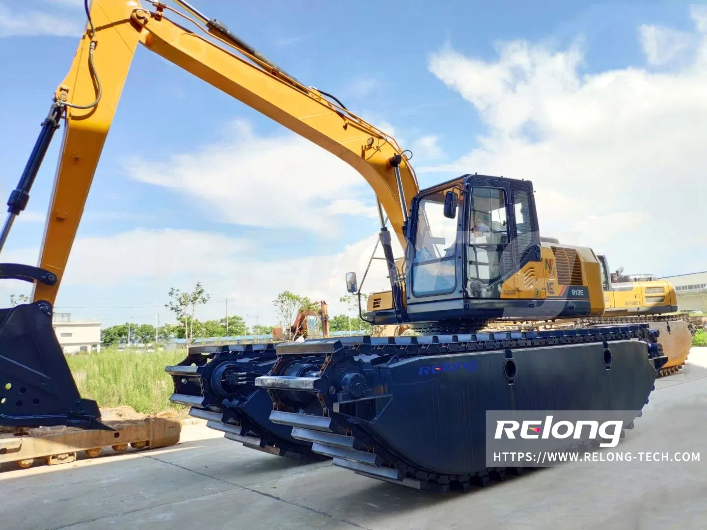 Digging Equipment with Floating Pontoon 20 Ton Swamp Amphibious Excavator