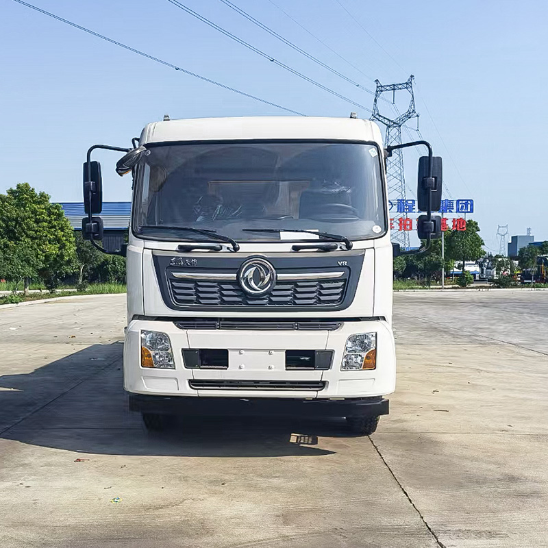 Dongfeng 4X2 Asphalt Sprayer Truck for Efficient Roadwork