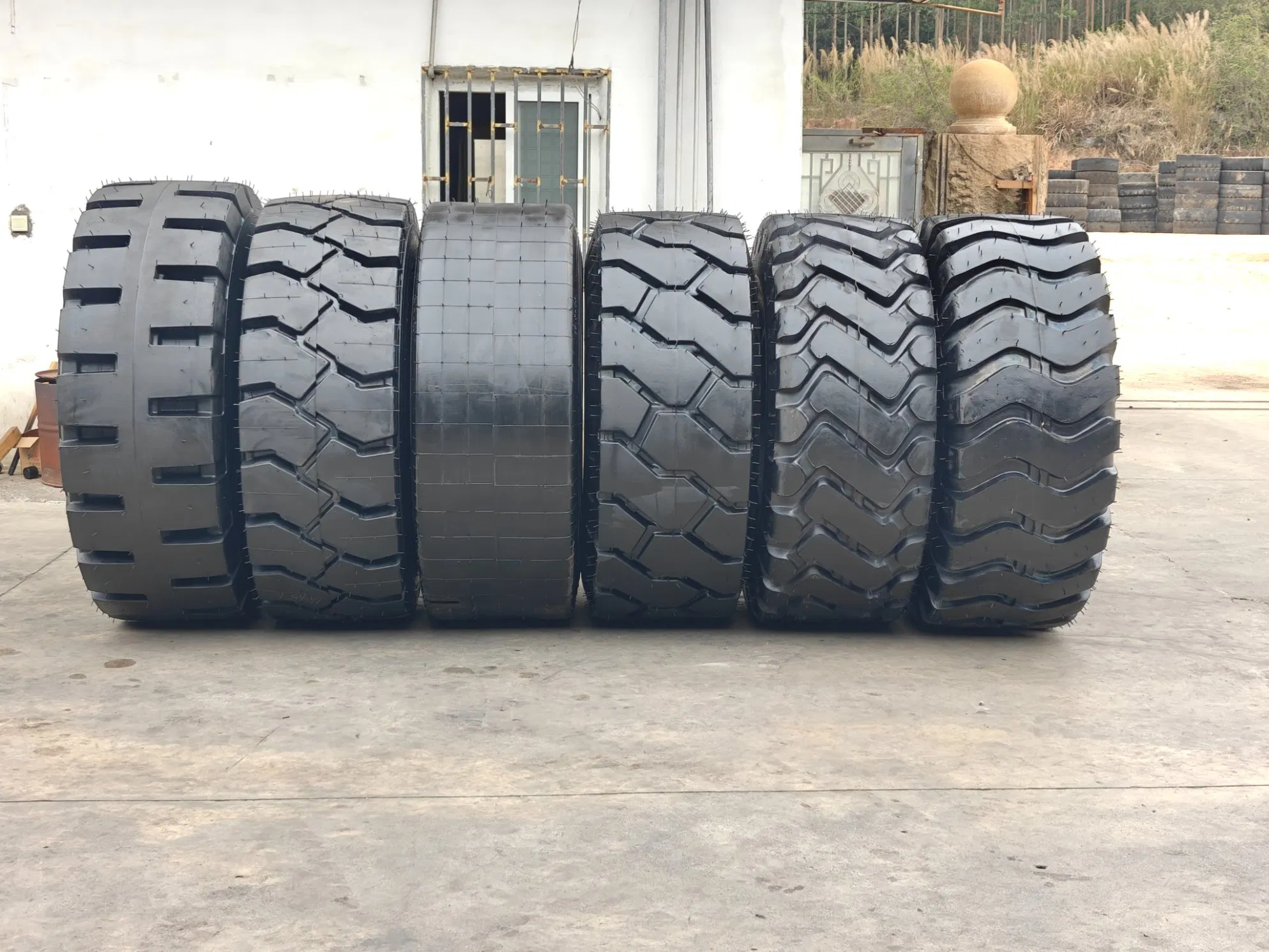23.5-25 Extra Heavy-Duty Thickened OTR Tire, EL55 Tread - China Supplier for Construction/Mining