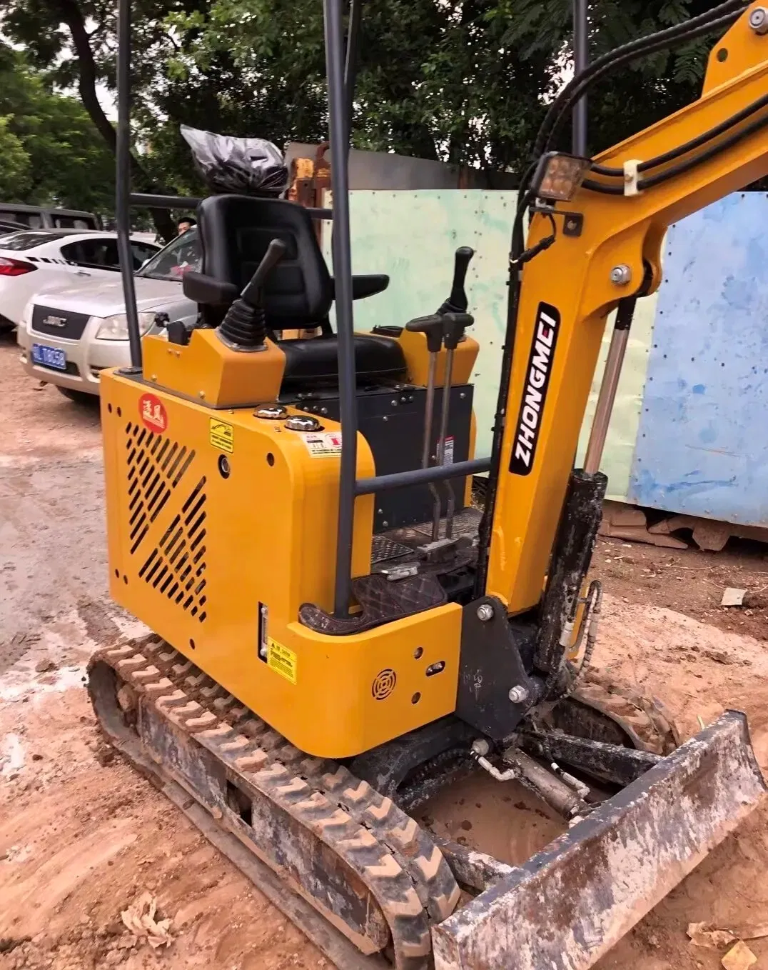 Advanced GPS Grade Control System for 30 Ton Excavation