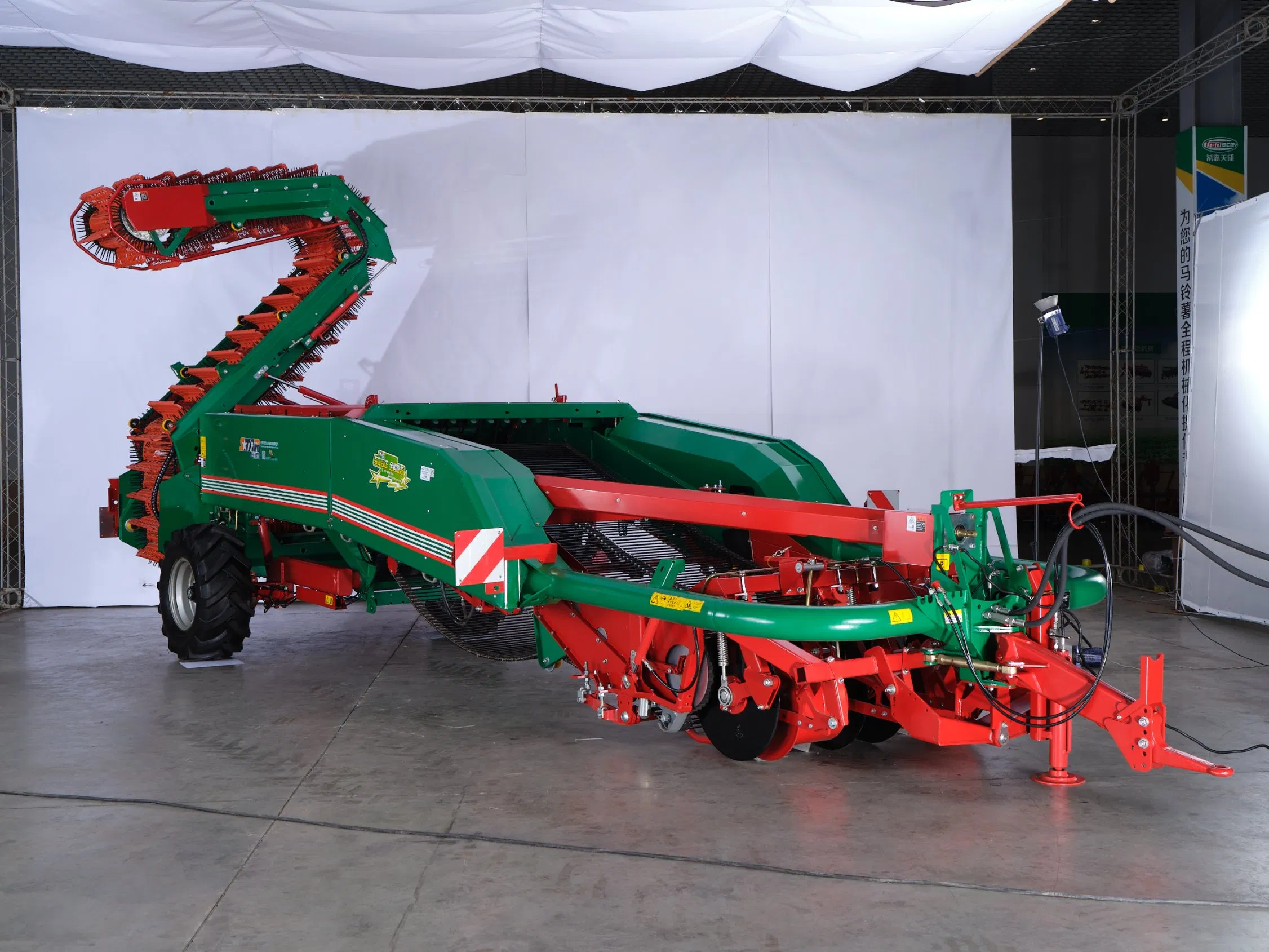 Large Potato Digger Combine Harvester Farm Machinery Agricultural Machinery Farm Tractor Trailed Potato Digger