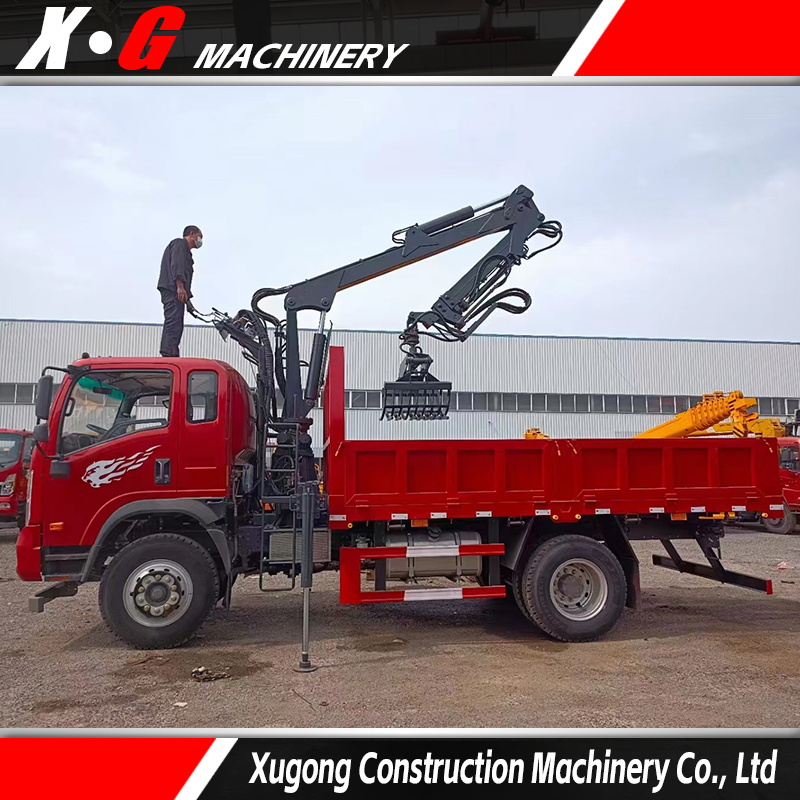 Heavy-Duty Log Loader with Durable Forest Trailer System