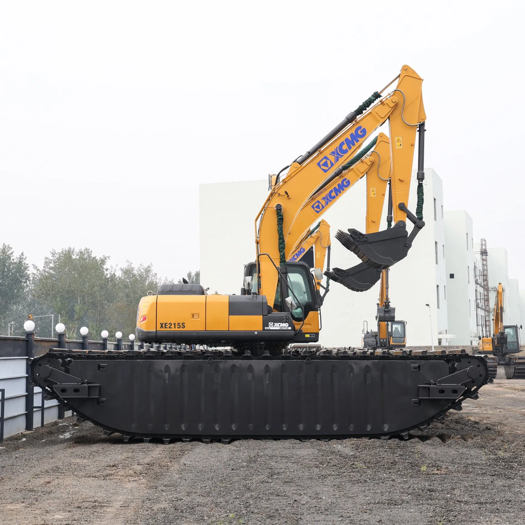 Powerful Jinyi Excavator: New Heavy Duty Amphibious Equipment for China