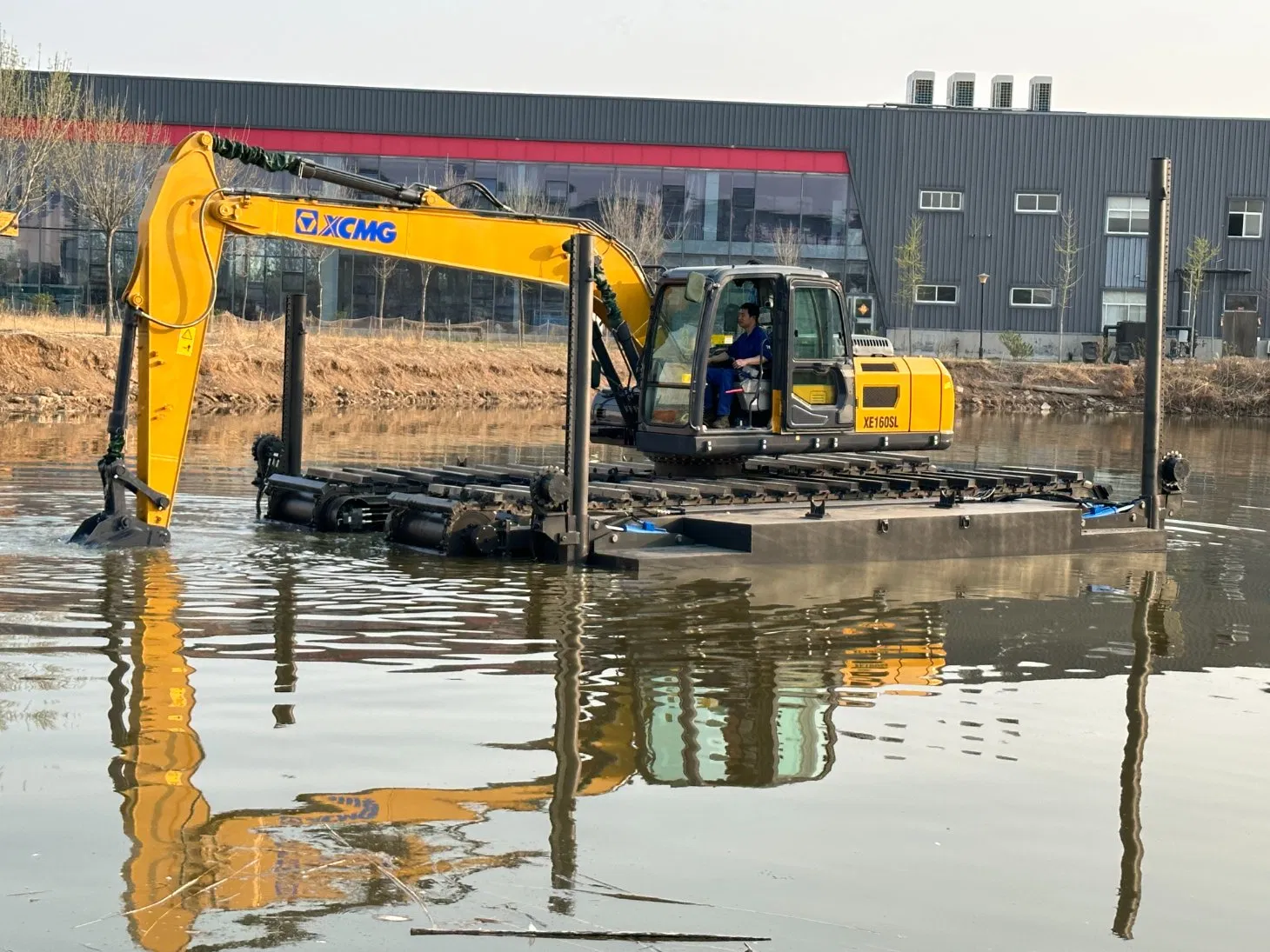Professional Amphibious Excavator Pontoon Systems