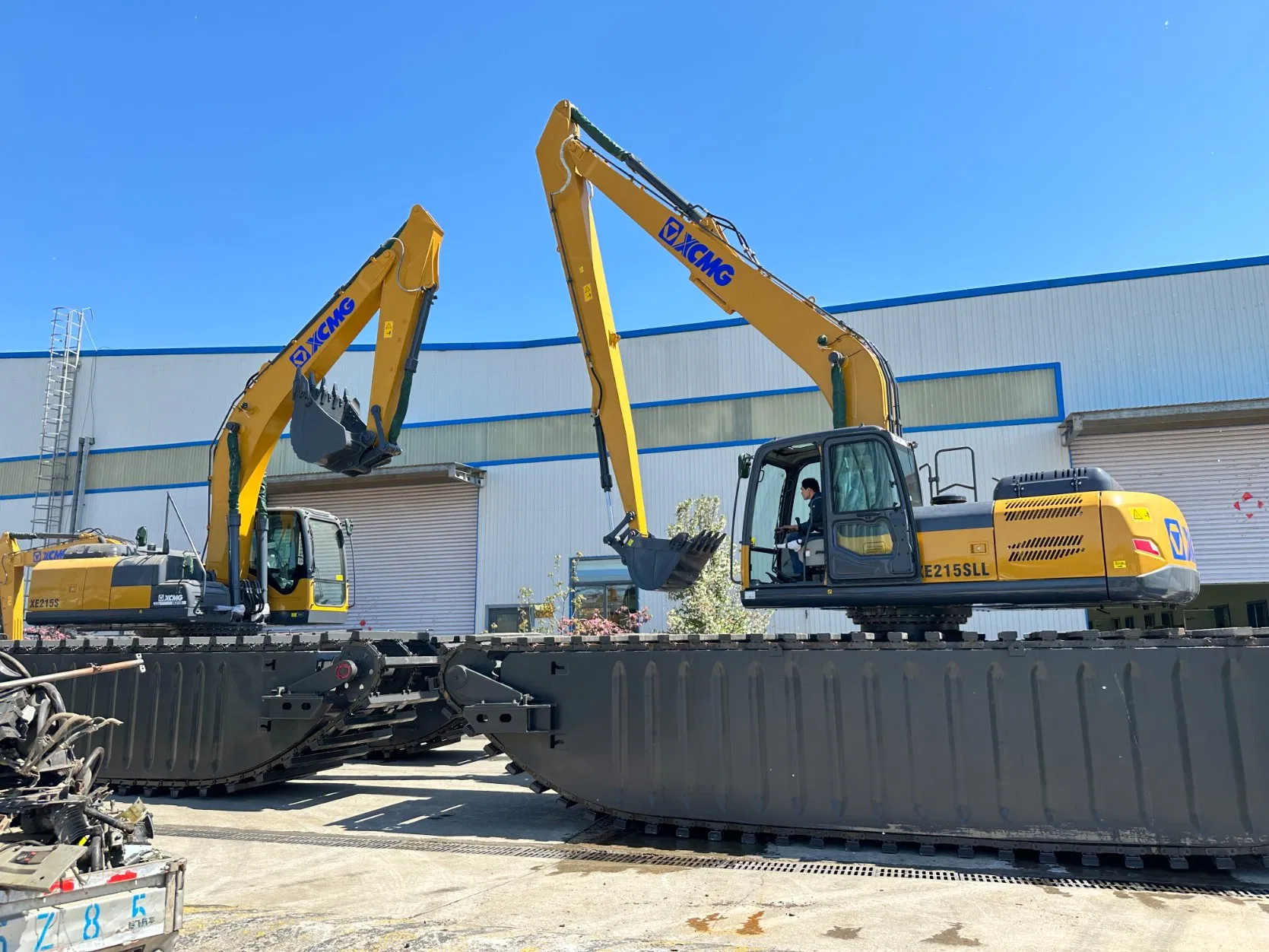 Professional Amphibious Excavator Pontoon Systems