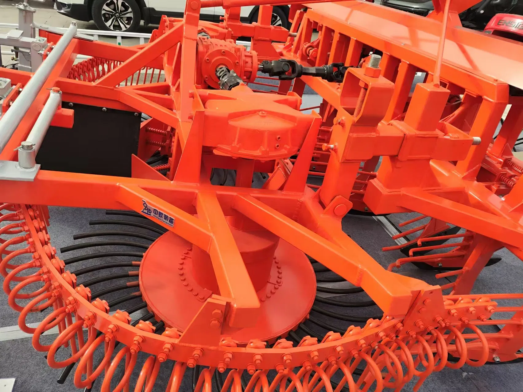 Advanced Beet Harvesting Machine for 4 and 6 Row Efficiency