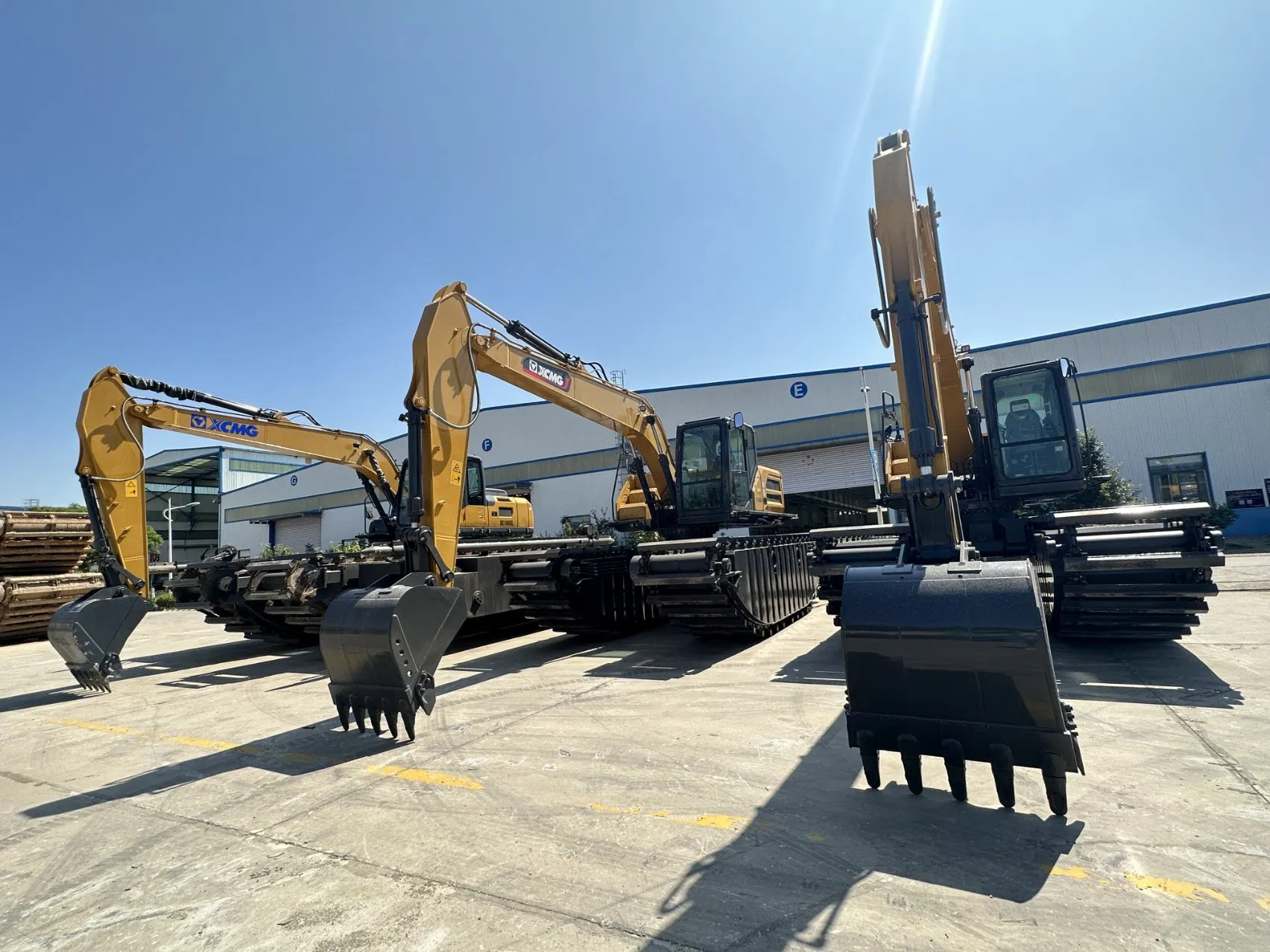 Amphibious Undercarriage System for Custom Excavator Pontoon Solutions