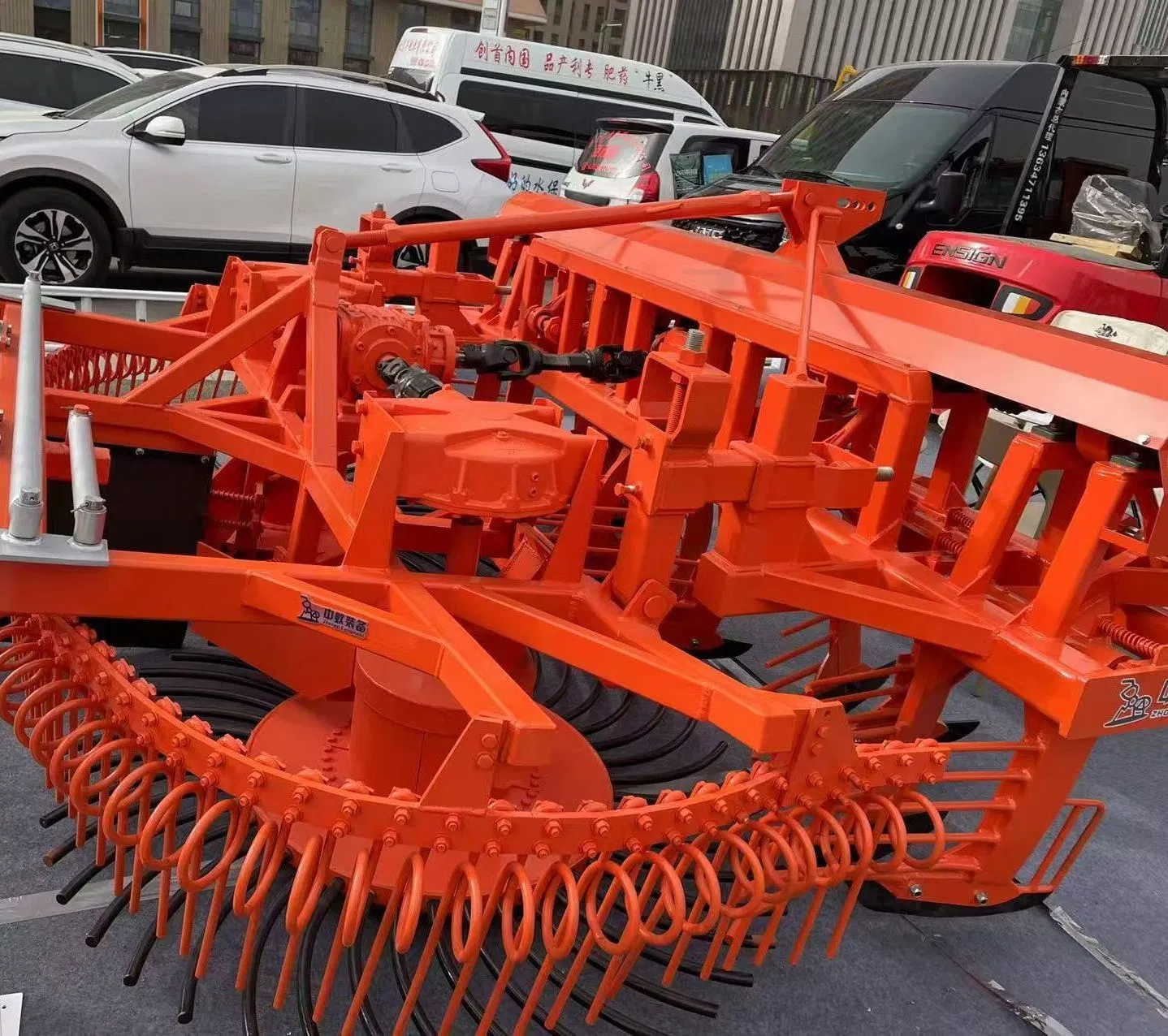 Advanced Beet Harvesting Machine for 4 and 6 Row Efficiency