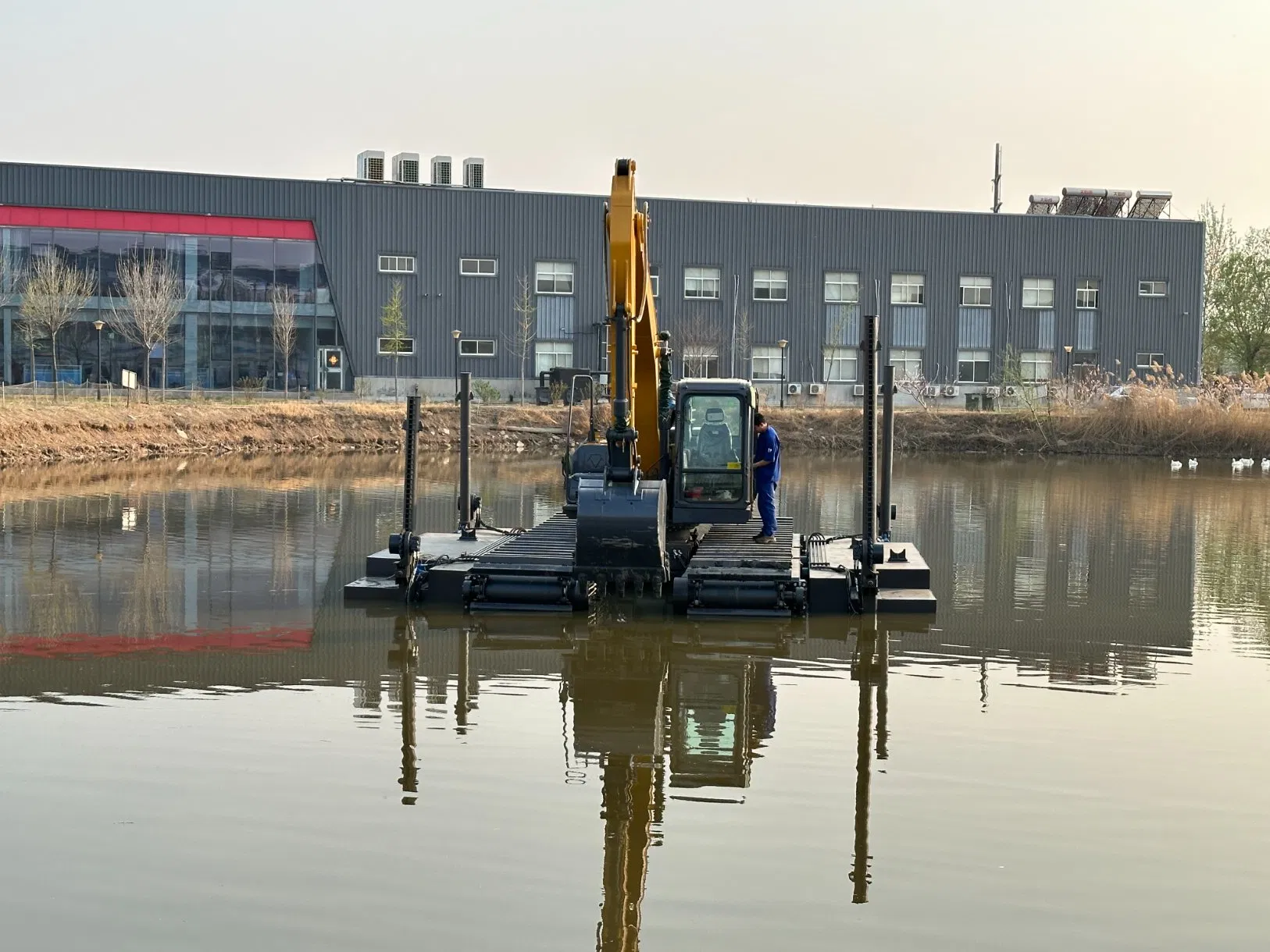 Amphibious Undercarriage System for Custom Excavator Pontoon Solutions