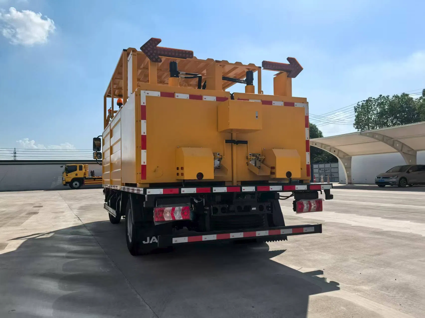 Hw-2000 Vehicle-Mounted Silent Hot Melt Kettle - Efficient Road Line Marking Machine Equipment for Highway &amp; Airport