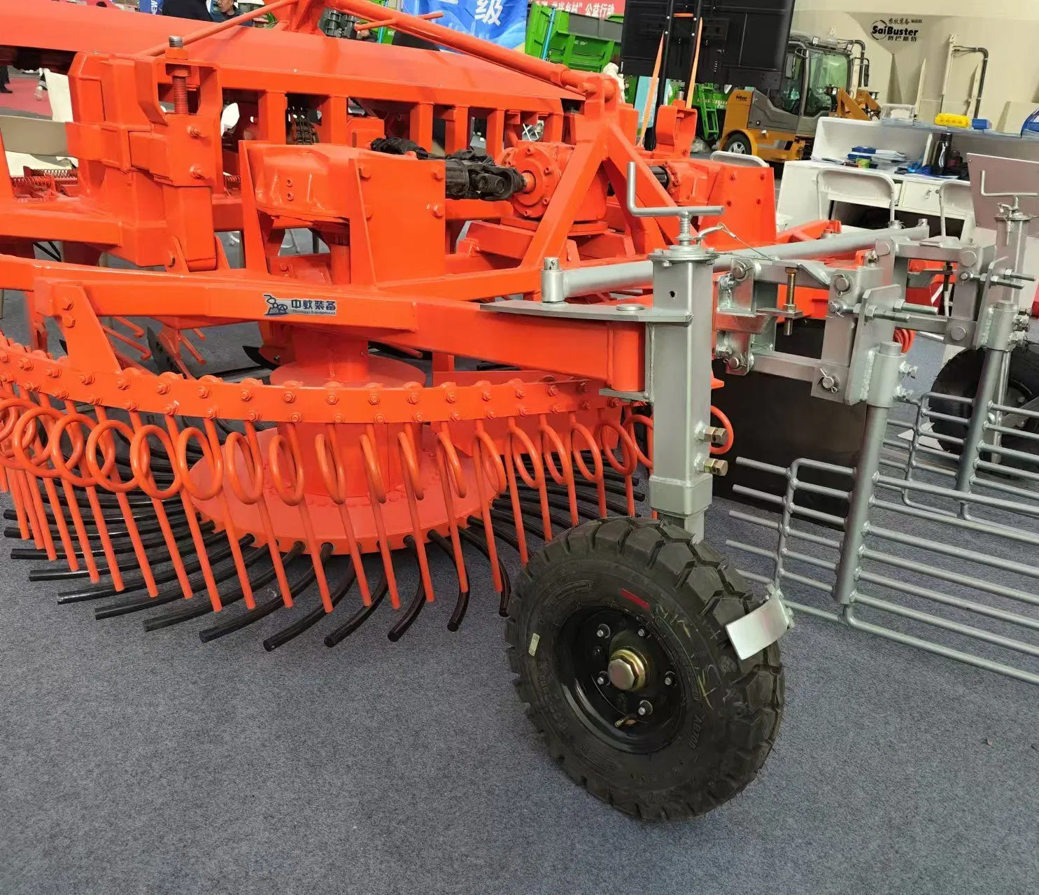 Customized Beet Harvesting Machine with Flexible Plow Blade