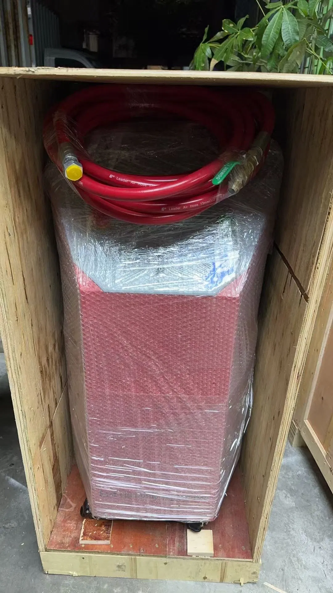 Compact Dry Ice Blasting Machine for Interior and Battery Compartment Cleaning Equipment