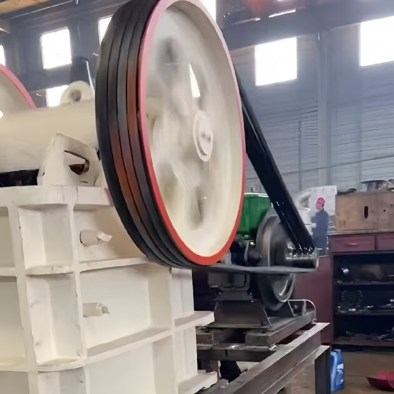 Mining jaw crusher manufacturer diesel engine driven portable small stone crusher