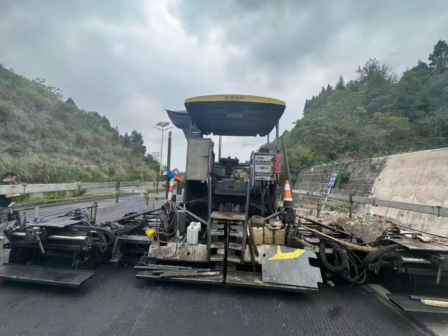 Heavy Duty Used Tarmac Machine for Large Scale Infrastructure Tasks