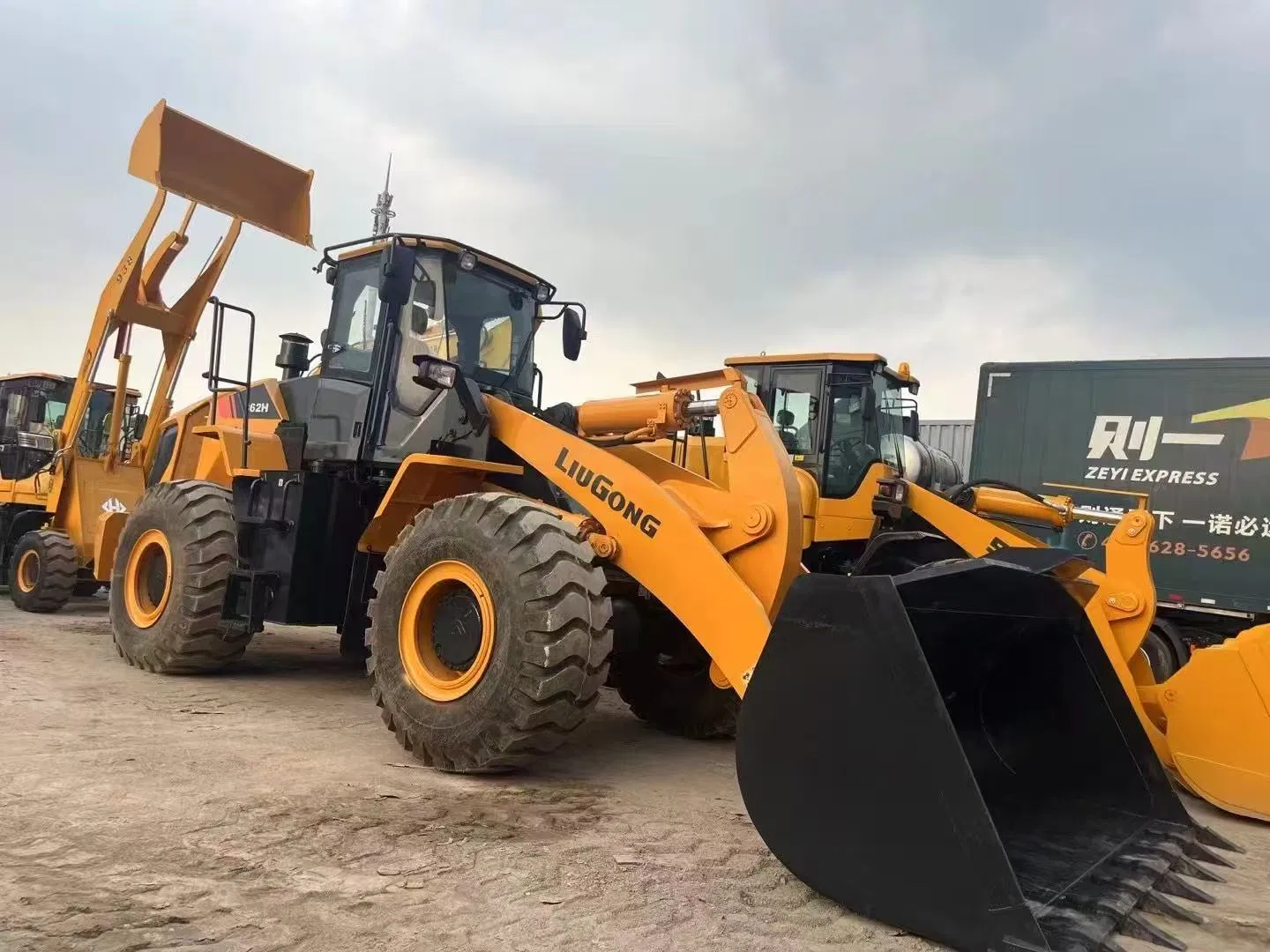 Liugong 862h Loader View 3