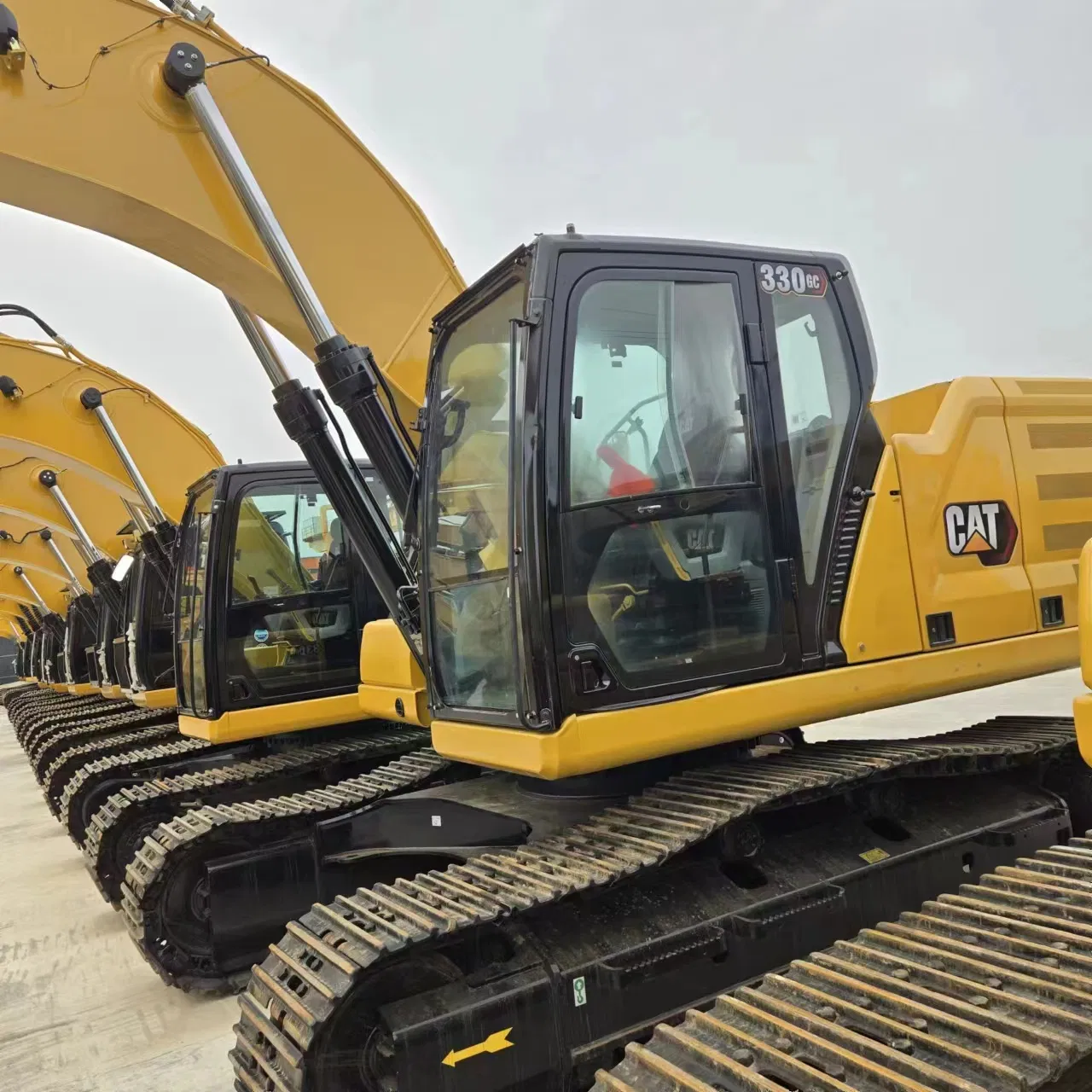 Used Excavators Caterpillar Cat330gchigh Cost Effective Excavator Secondhand Crawler Hydraulic Excavator Mining Machinery 320gc 320d2 320dl 320c 330d 30t