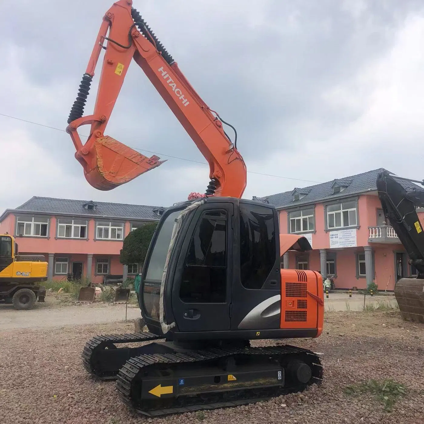 Used Original Hitachi Zx70-5A Crawler Track Digger Secondhand 7 Ton Excavator Construction Machine