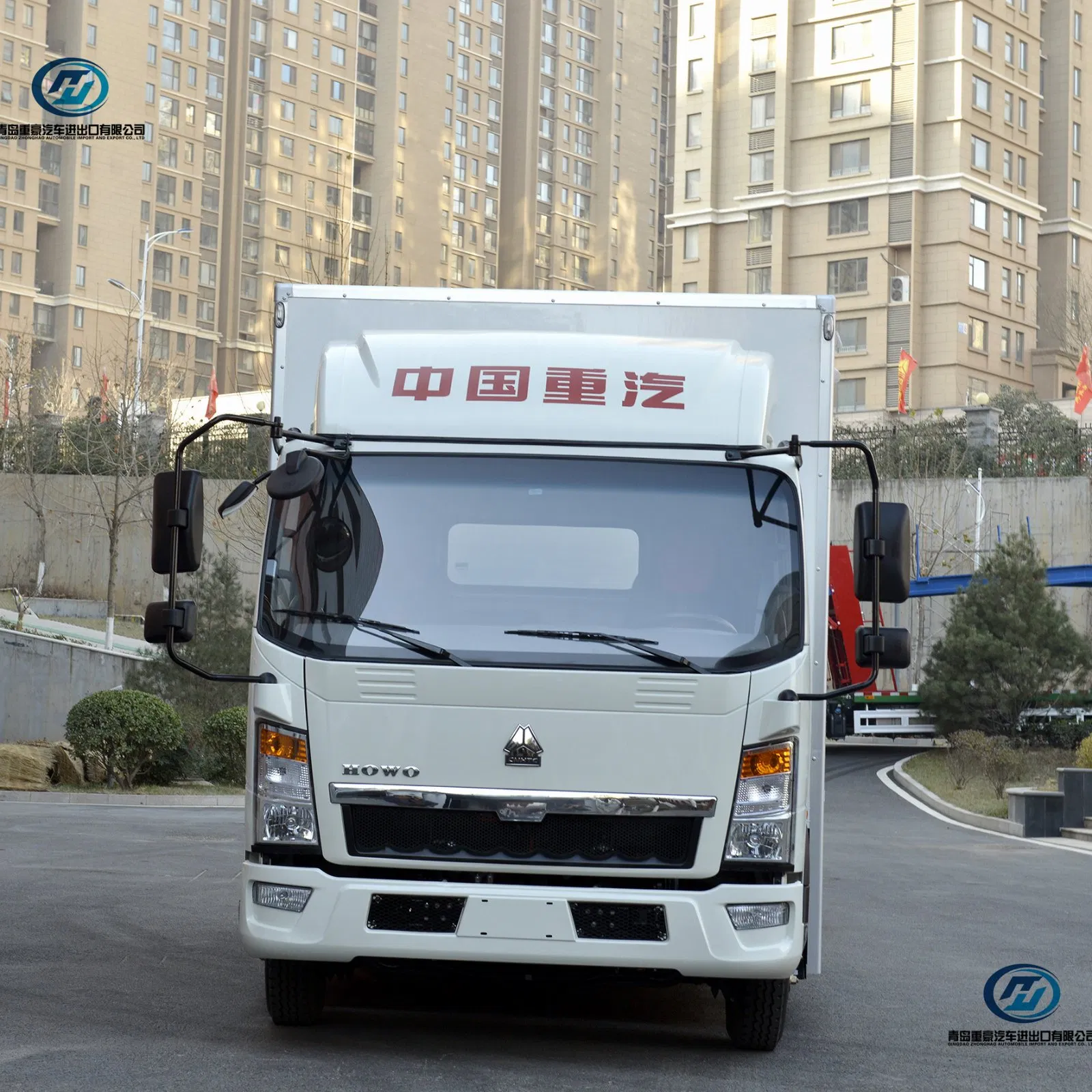 Pure Sinotruk HOWO Modular Hydraulic Trailer Equipment Logistics Gasoline Diesel Wrecker Towing Diesel Light Heavy Duty Electric Cargo Truck for Sale