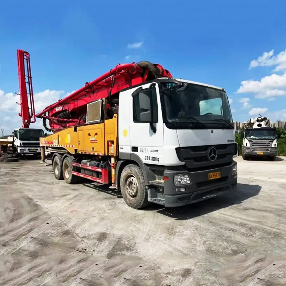 Used 42 Meter Refurbished Truck Pump Putzmeister Provided Small Concrete Pump Machine