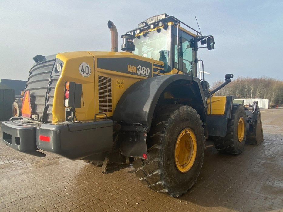 Wa380 Heavy Equipment Wheel Loader for Mining Earthmoving Projects