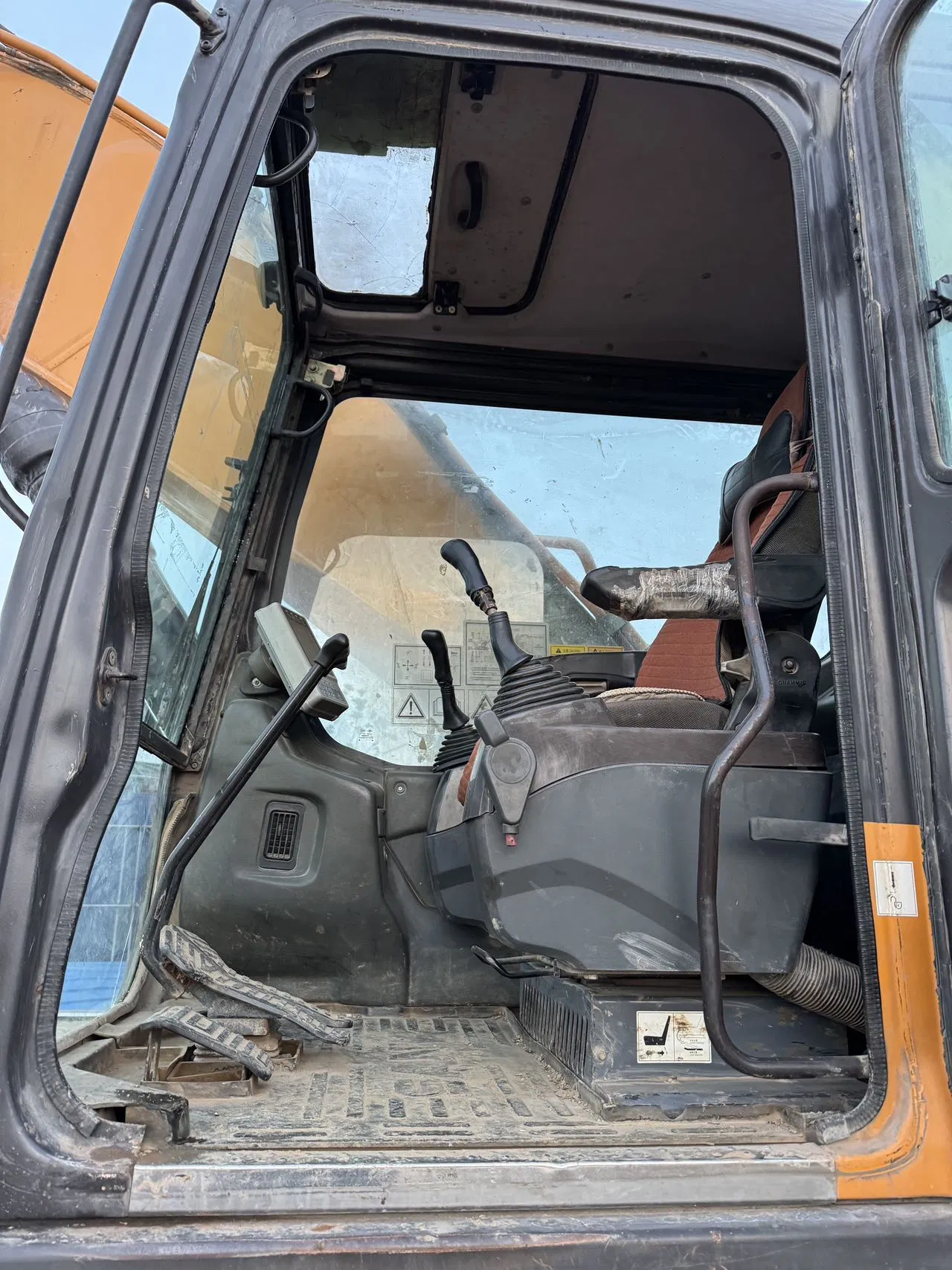 Heavy-Duty Used Excavator - Premium Excavator Equipment From China