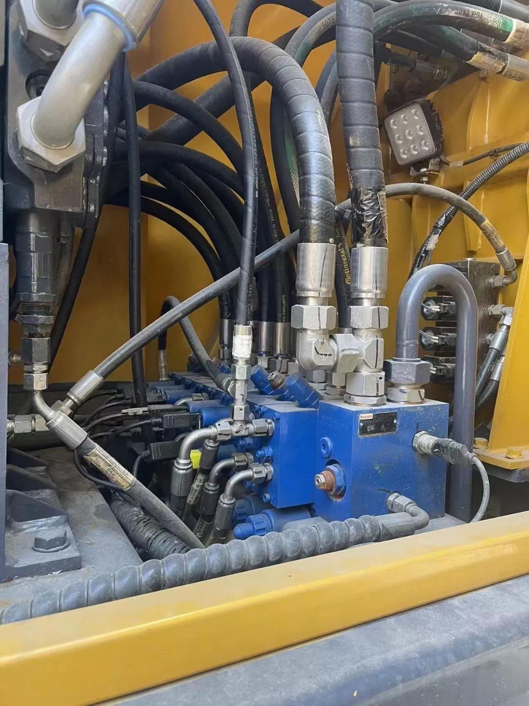 Mini Rotary Drilling Rigs Machine Hydraulic Portable Borehole Rotary Drilling Rig Equipment