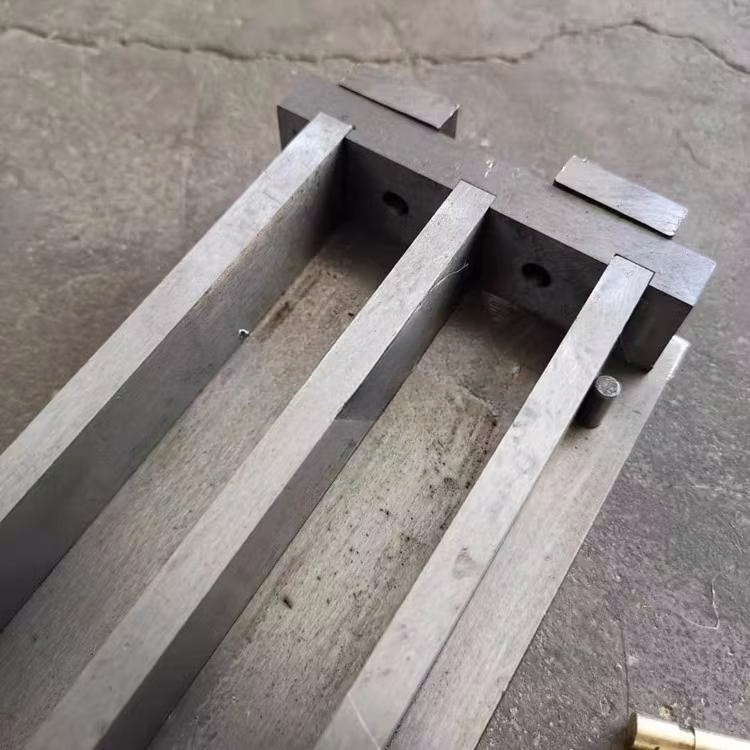 Cost Effective Two Gang Concrete Cube and Prism Mould 25*25*285mm Construction Test Tool