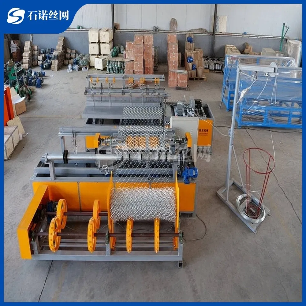 Cost-Effective PVC Coated Chain-Link Fencing Making Machine for Temporary Construction Barriers