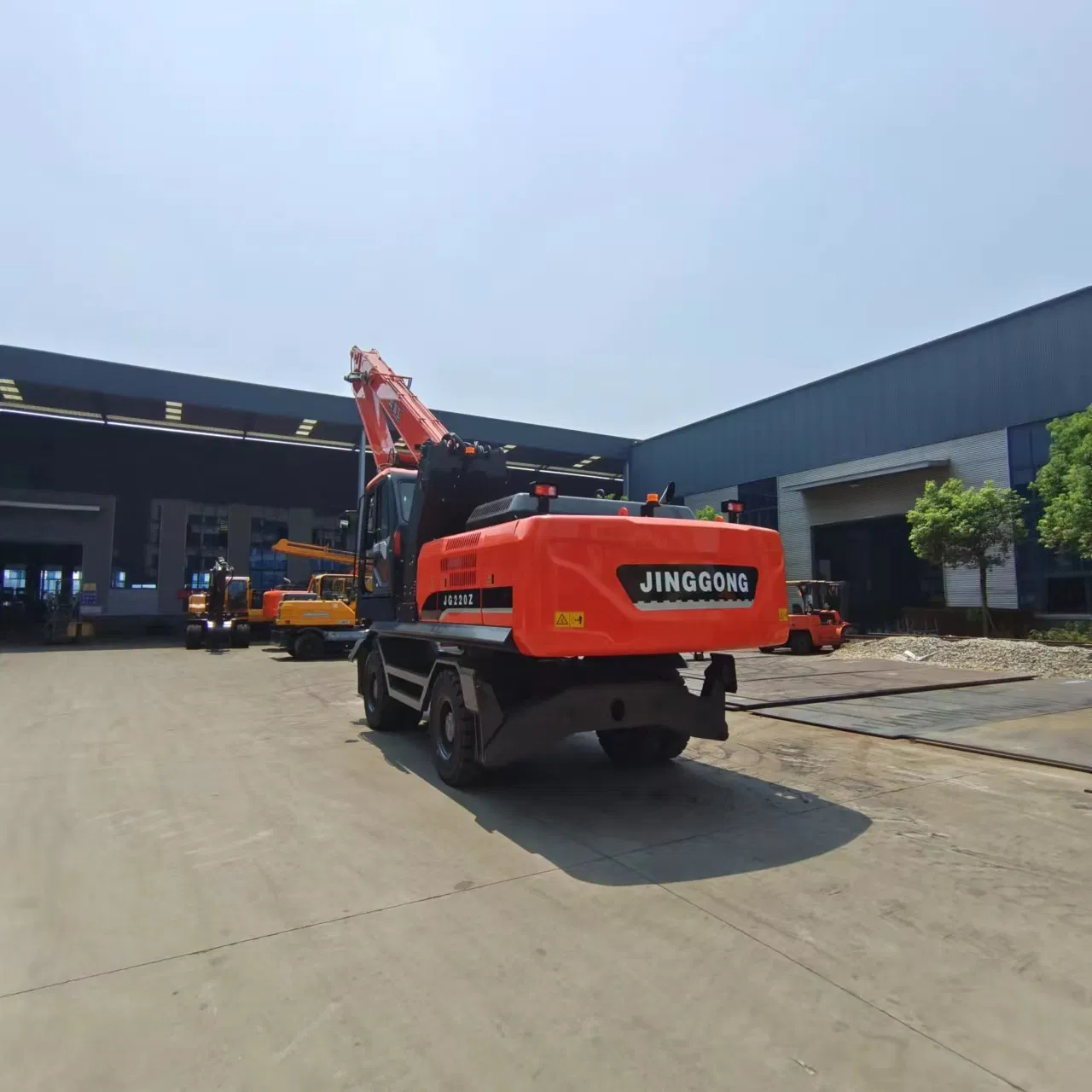 Hydraulic Cab Offers Best Visibility Material Handling Equipment for Waste and Recycling