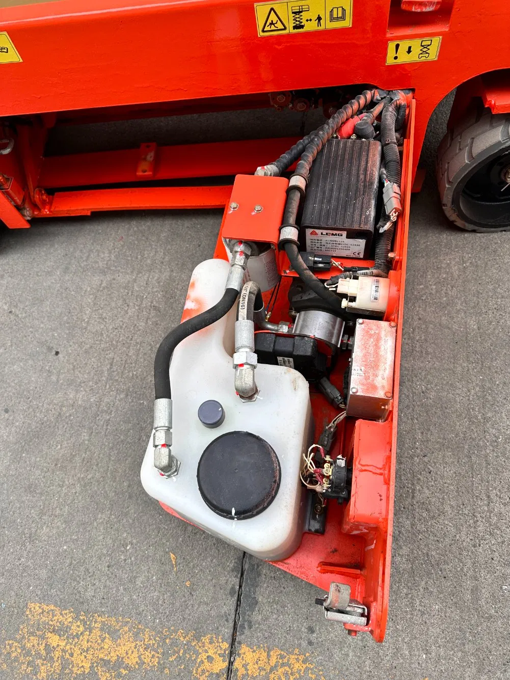 Scissor-Type Heavy-Duty Four-Wheel Indoor-Outdoor Used Aerial Hoisting Equipment