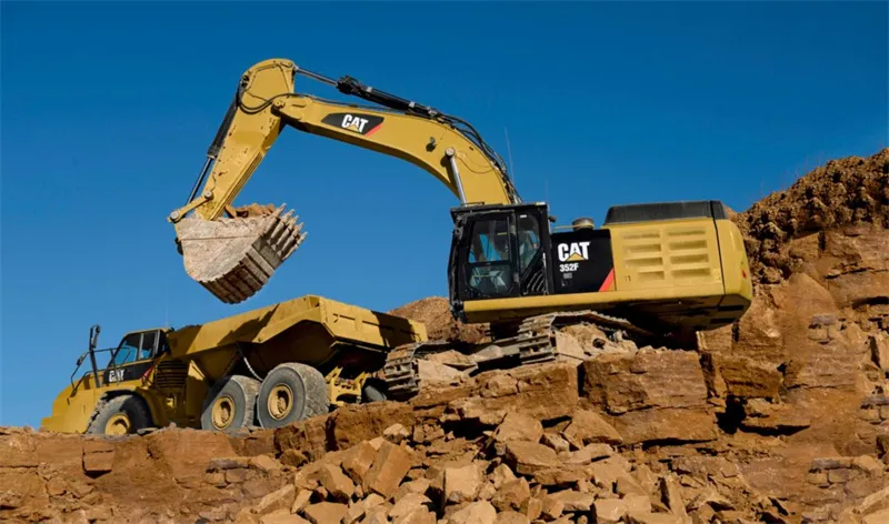 CAT 352 Excavator