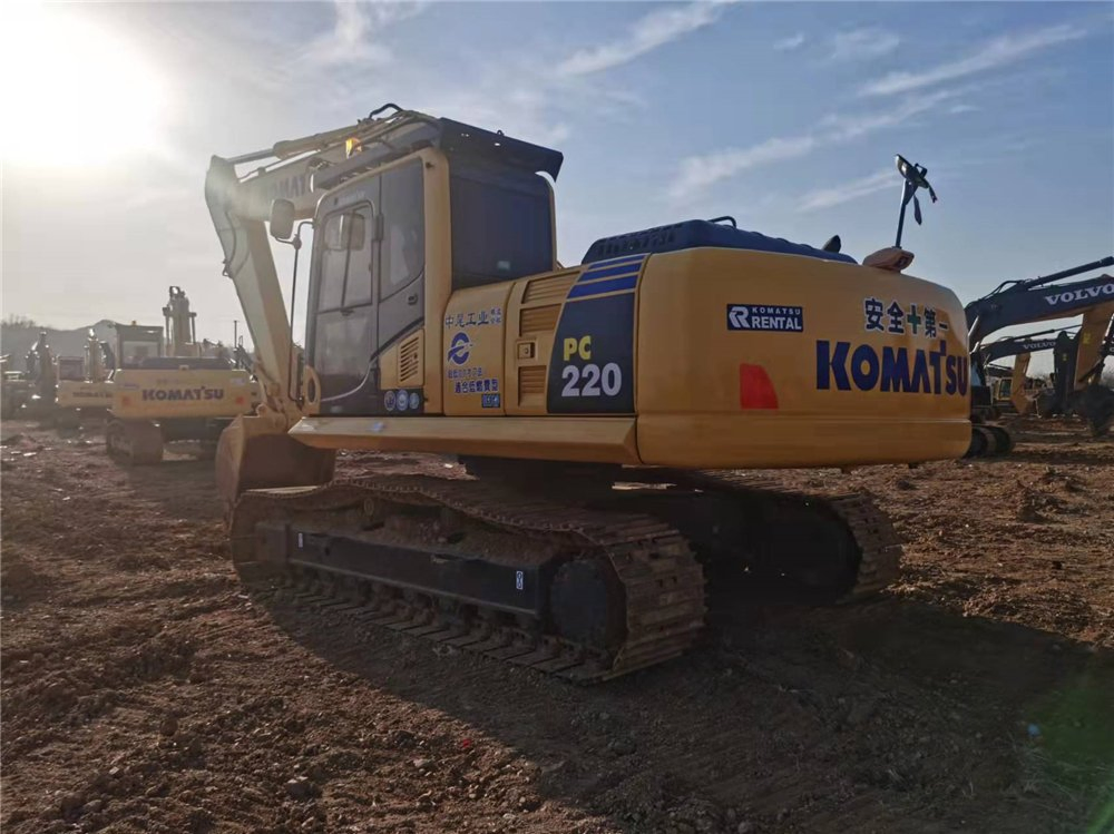 Secondhand Construction Machinery Komatsu PC220-8 Track Digger Engineering Equipment