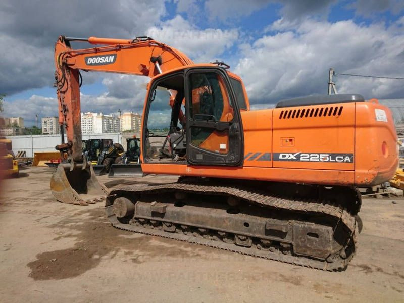 Affordable and Popular Pre-Owned Doosan Dh225LC-9 Dh225LC-7 Dh225 Crawler Excavator Without Computer