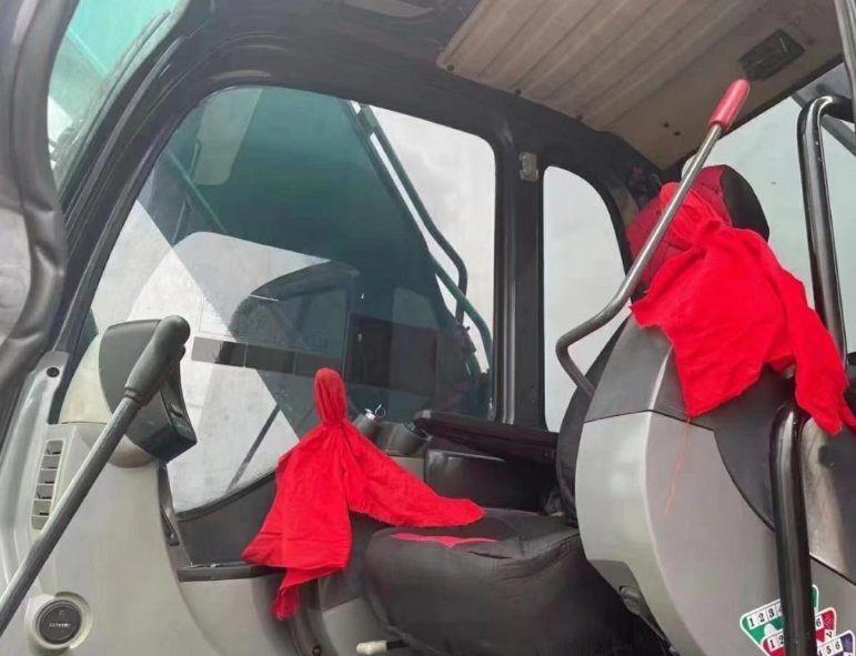 Well-Maintained Kobelco Sk200 Digger 20ton Pre-Owned Digger Excavators Used