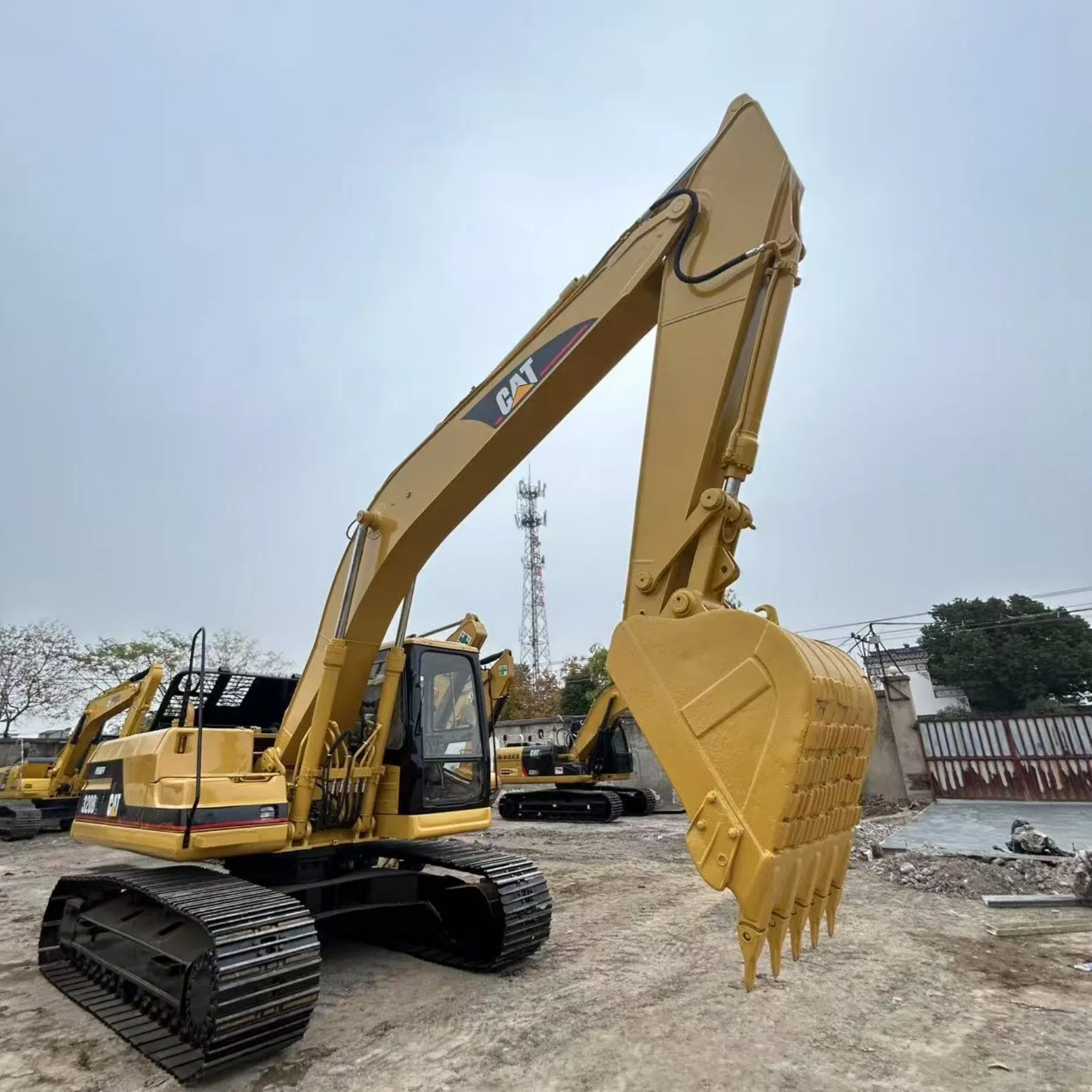 High-Standard Strong Power Used Tracked Excavatorfor Construction Machinery