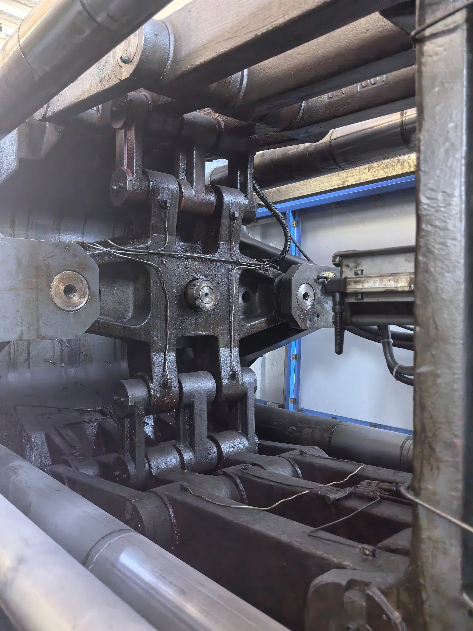 Reliable Used Haitian 600ton Heavy-Duty Plastic Injection Molding Machine