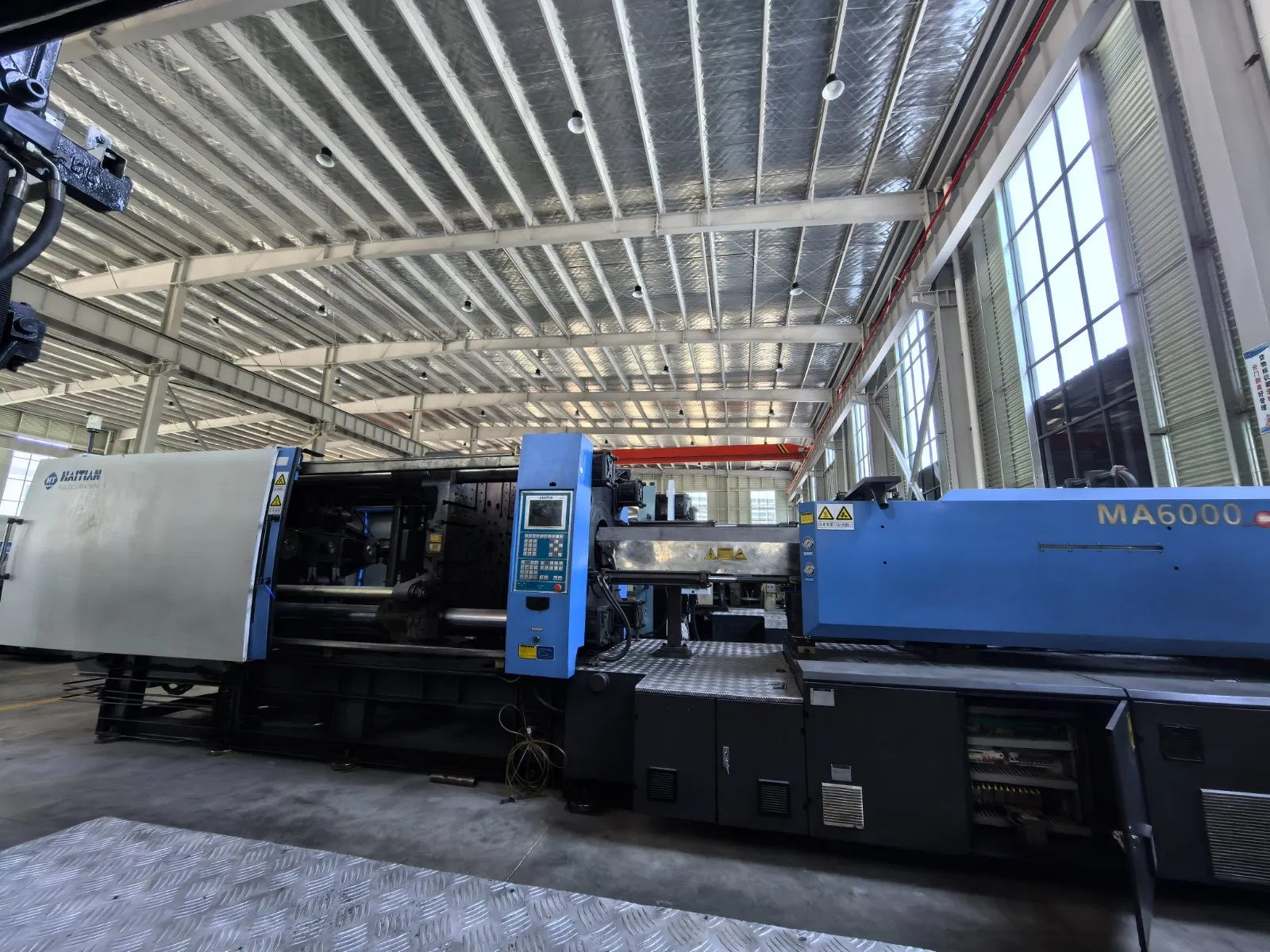 Reliable Used Haitian 600ton Heavy-Duty Plastic Injection Molding Machine