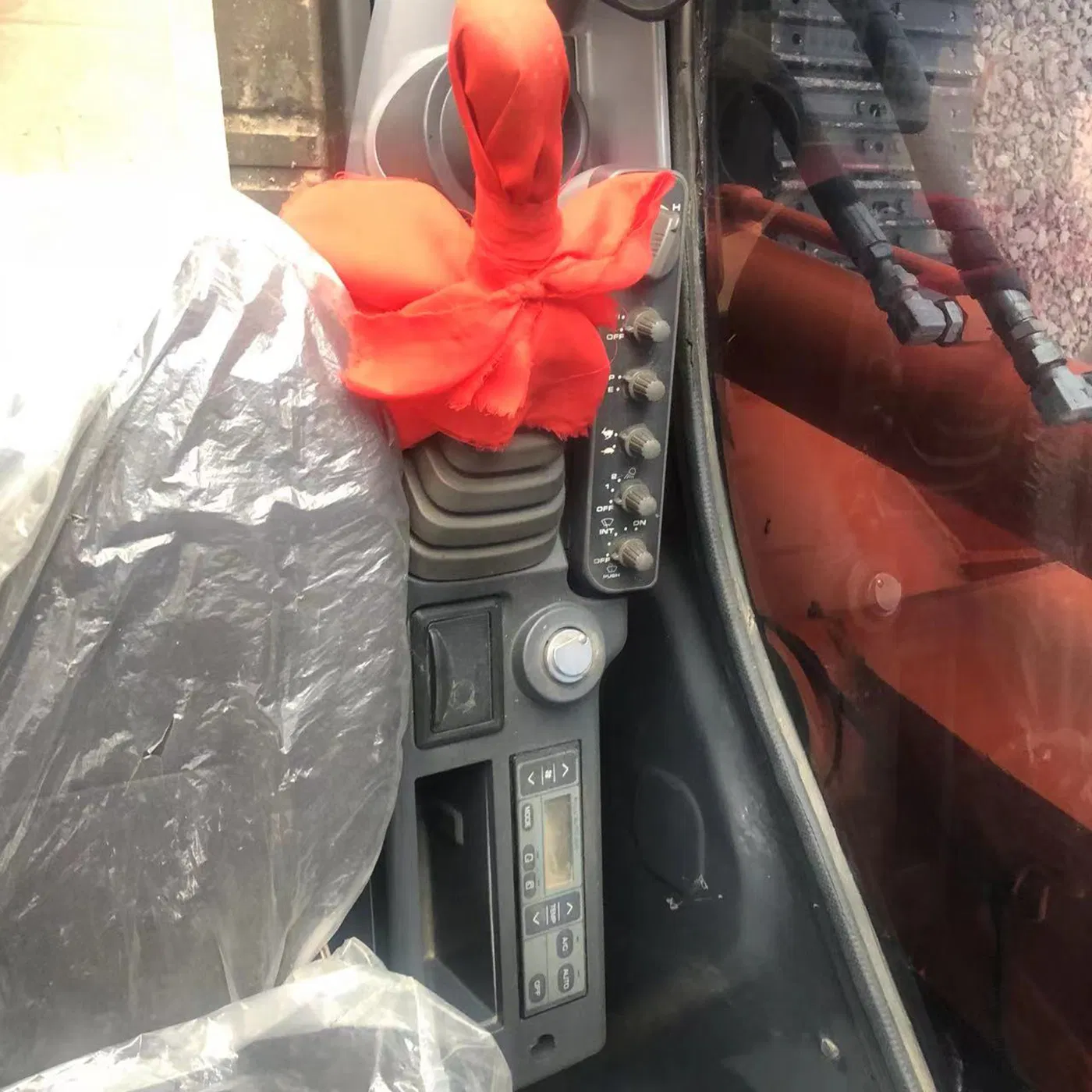 Used Original Hitachi Zx70-5A Crawler Track Digger Secondhand 7 Ton Excavator Construction Machine