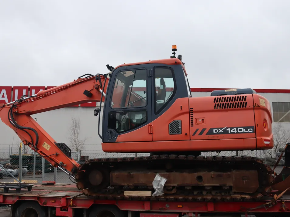 Excavator DX140