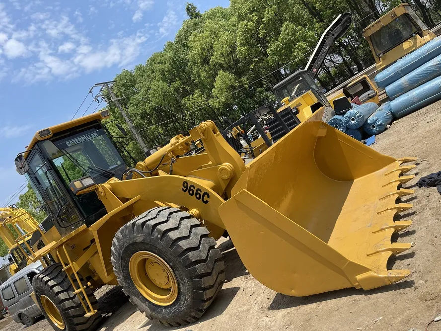 CAT 966C Front View
