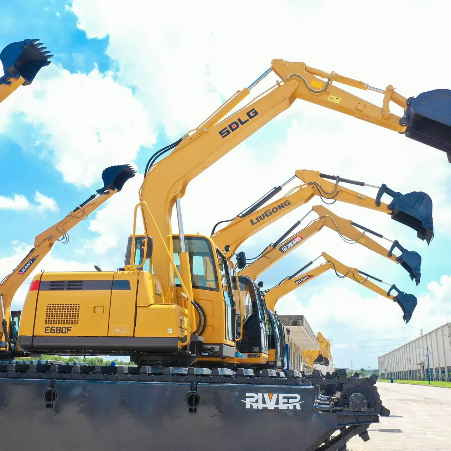 Factory Affordable Wholesale Stock Swamp Excavator Used Construction Machinery Africa Hot Sale Product Amphibious Marsh Buggy Floating Machine