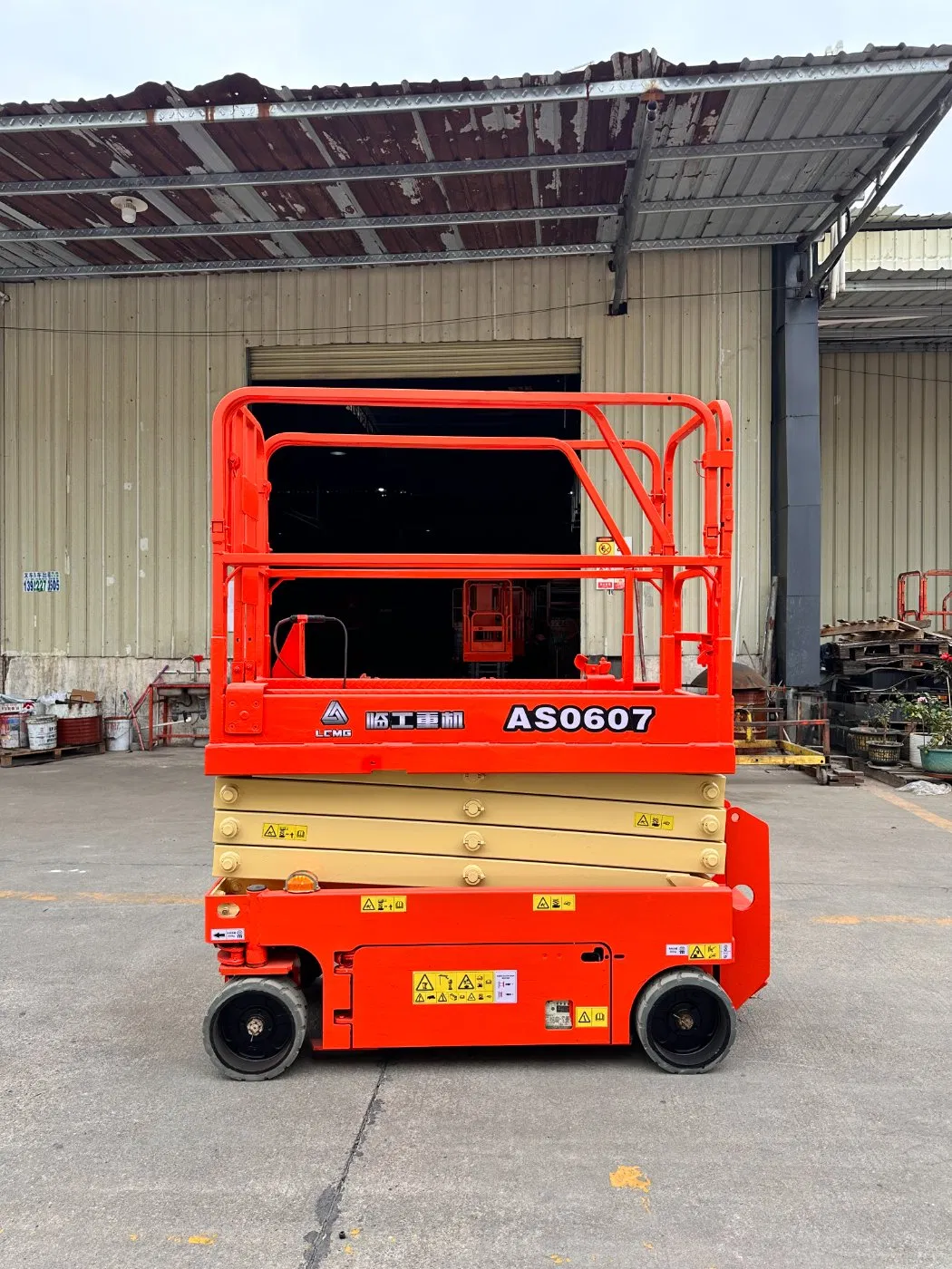 Scissor-Type Heavy-Duty Four-Wheel Indoor-Outdoor Used Aerial Hoisting Equipment