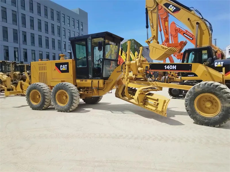 Cat 140h Grader View 2