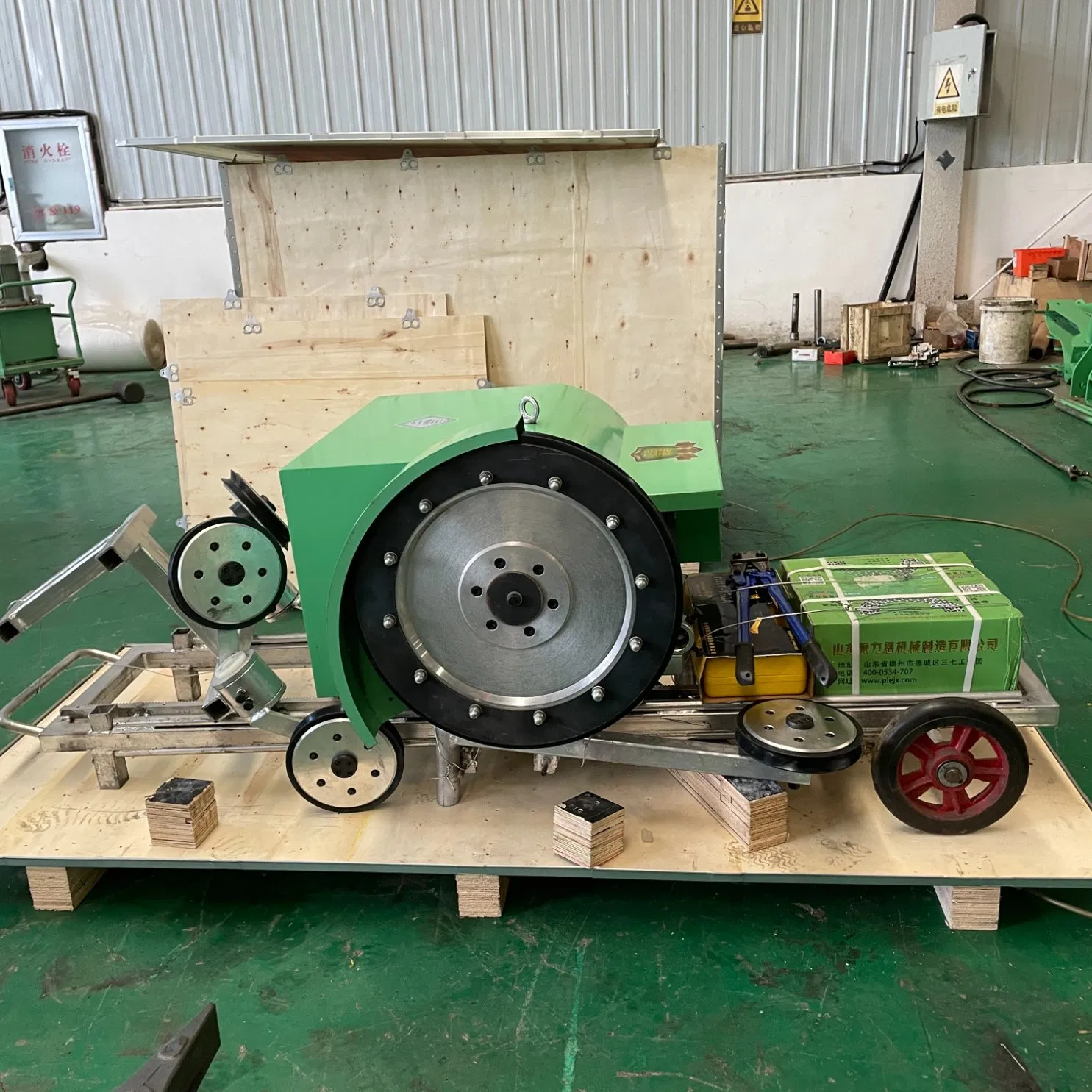 22kw 37kw Track Diamond Wire Saw Machine for Mountain Quarry Stone Cutting